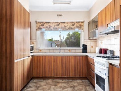 18 Sladen street, Hamlyn Heights - Thumbnail 2