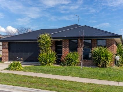 3 Penicola Place, Newnham - Image 1