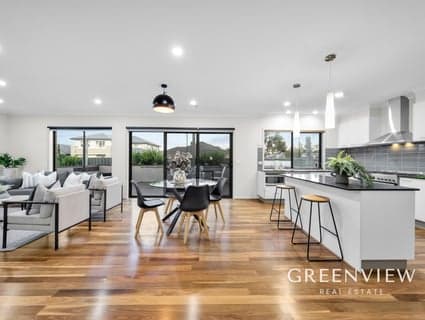 106 Sabel Drive, Cranbourne North - Thumbnail 2