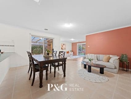 21 Hadley Circuit, Narre Warren South - Thumbnail 2