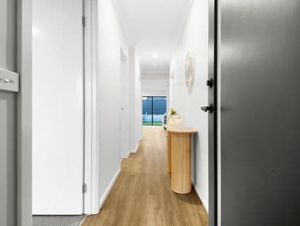 401 Maracana Avenue, Manor Lakes - Thumbnail 4