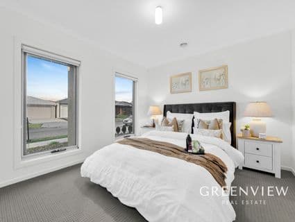 34 Cheddington Road, Cranbourne East - Thumbnail 2