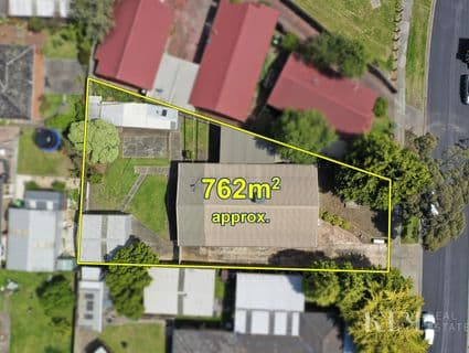 5 Chinnock Court, Craigieburn - Image 1