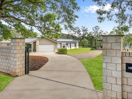 1081 Steve Irwin Way, Glass House Mountains - Thumbnail 2