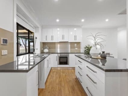 37 Lorraine Avenue, Para Vista - Thumbnail 8