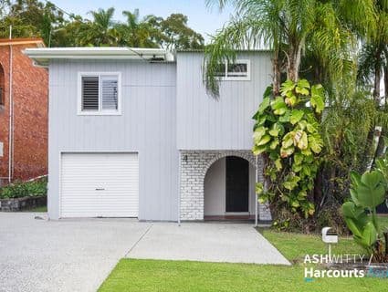 4 Stapylton Street, Coolangatta - Image 1