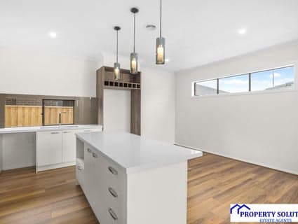 28 Hedgevale Drive, Officer - Thumbnail 3