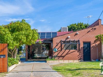 21 Fenton Way, Hamilton Hill - Image 1