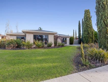 2 Australia Drive, Taylors Lakes - Image 1