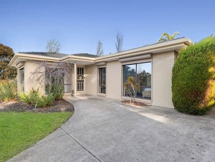 2 Australia Drive, Taylors Lakes - Thumbnail 2