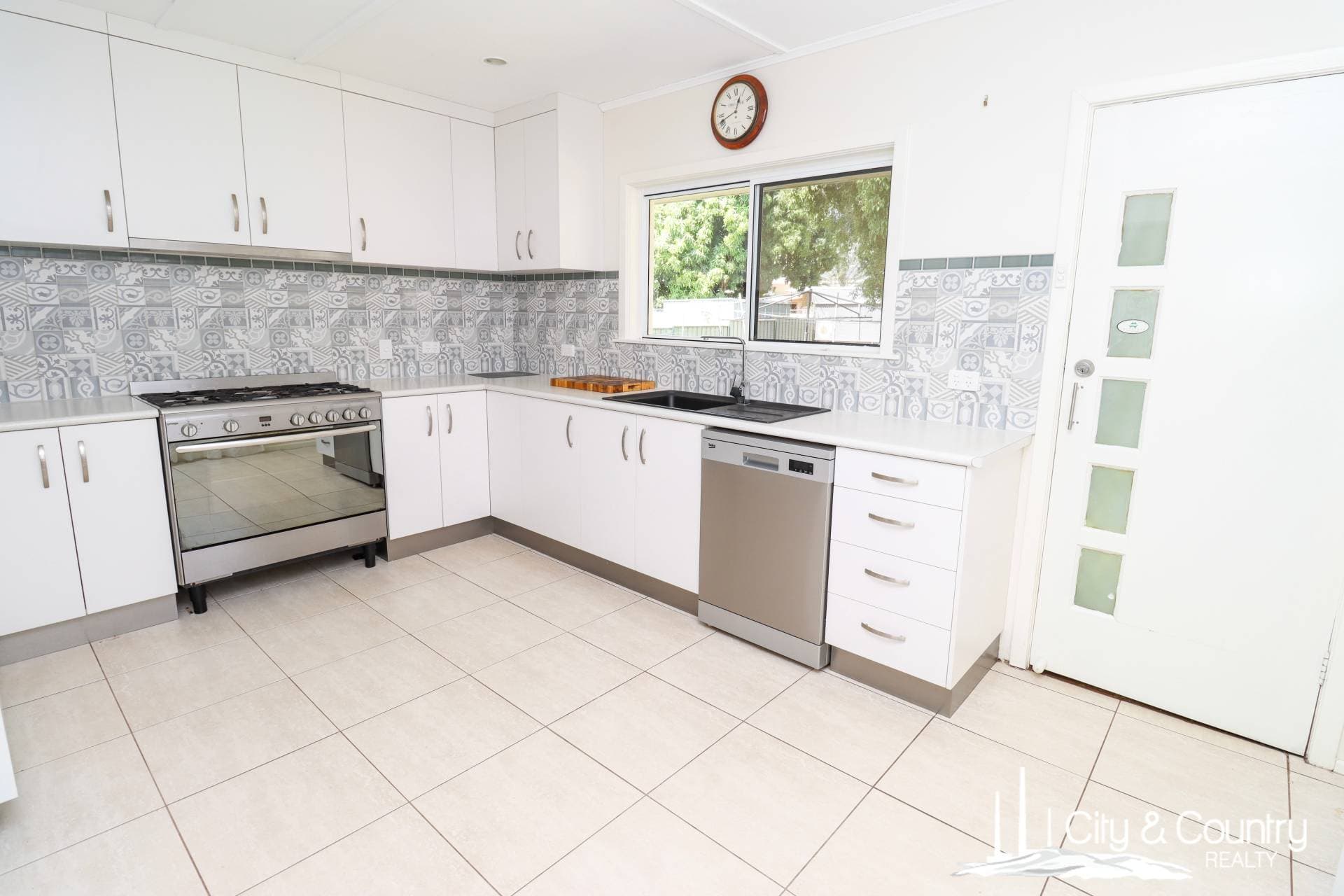 82 Kookaburra Street, Mount Isa, Mount Isa - Thumbnail 5
