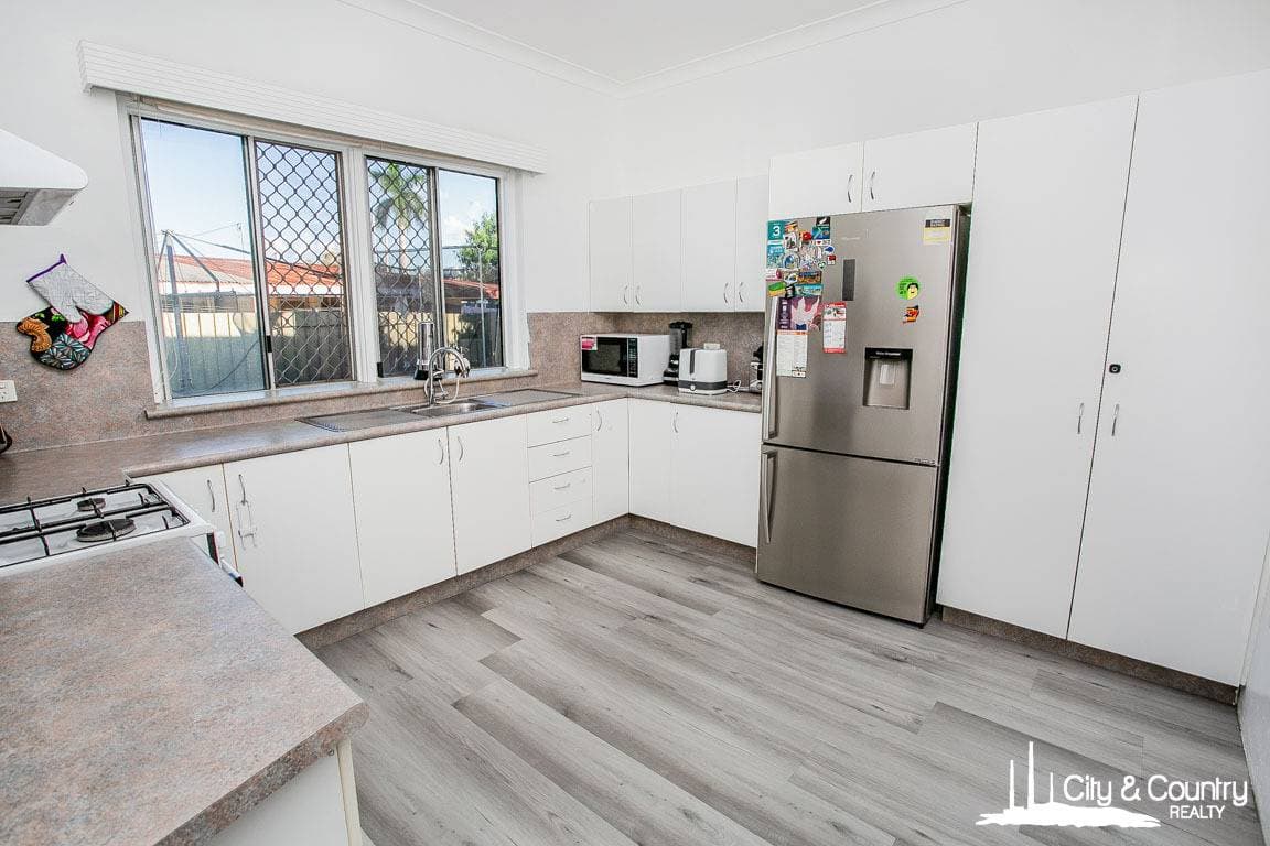 32 Isabel Street, Mount Isa, Mount Isa - Thumbnail 3
