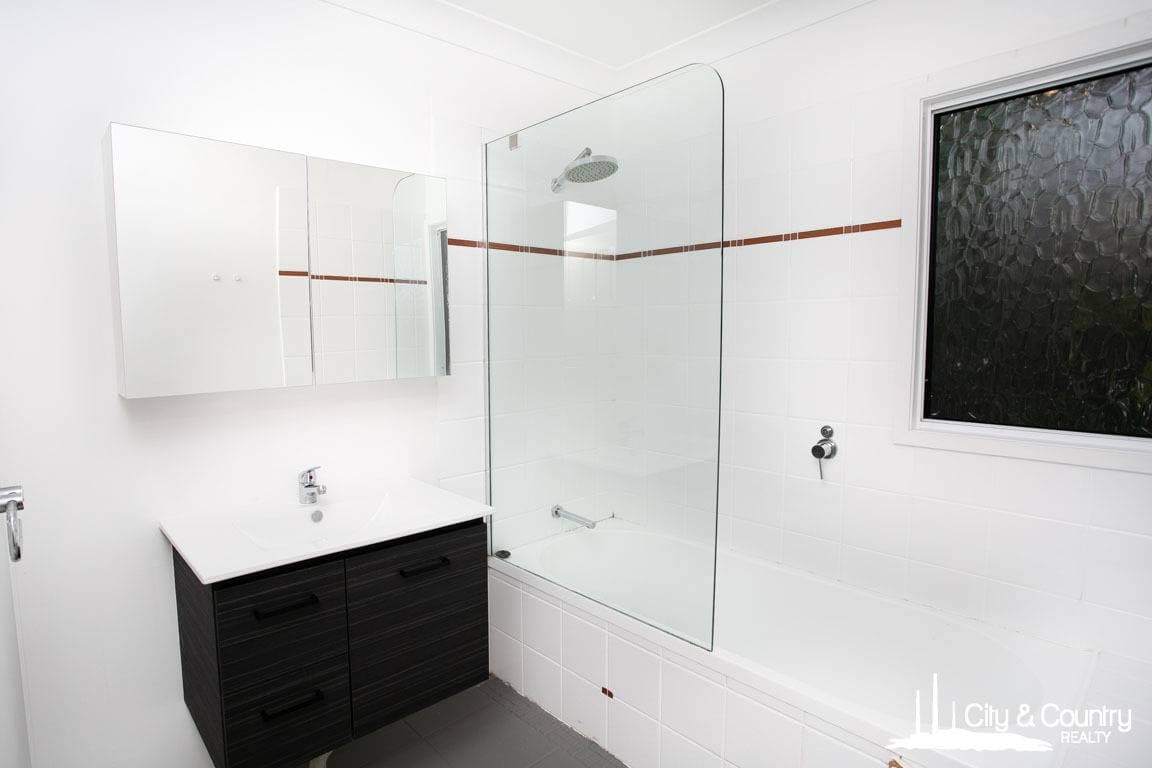 12 Banks Crescent, Mount Isa, Mount Isa - Thumbnail 6