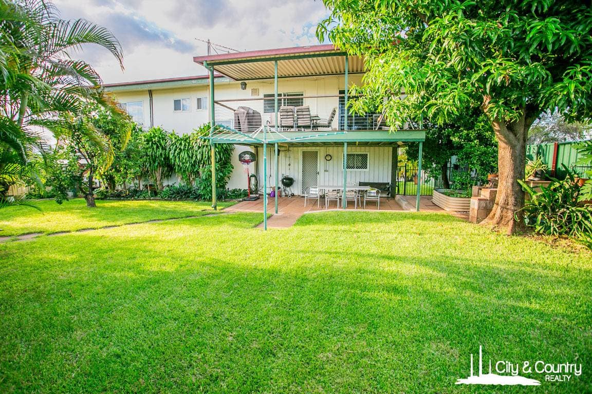 18 Hinkler Crescent, Mount Isa, Mount Isa - Thumbnail 2