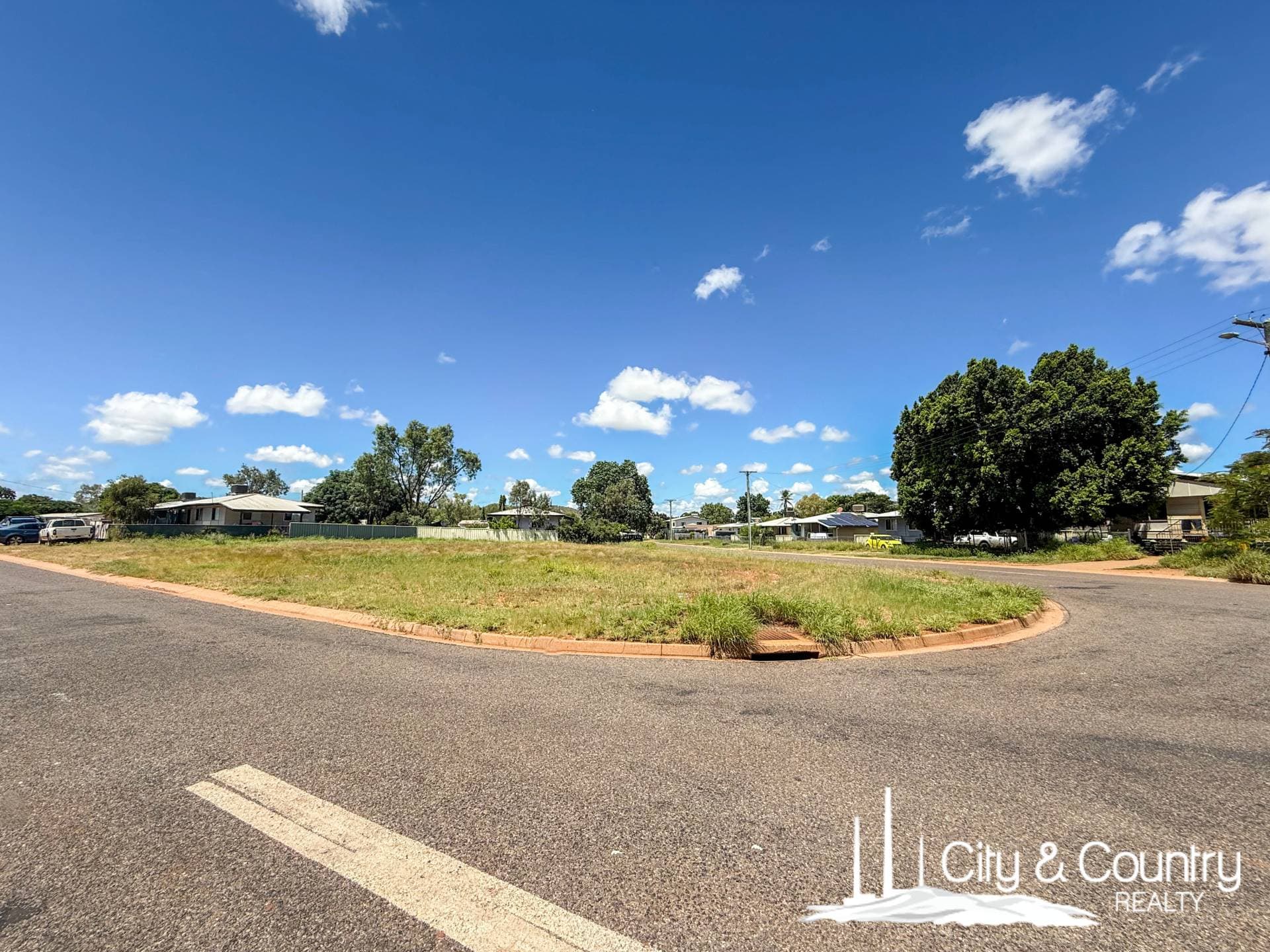 16 Tadman Avenue, Mount Isa, Mount Isa - Thumbnail 2