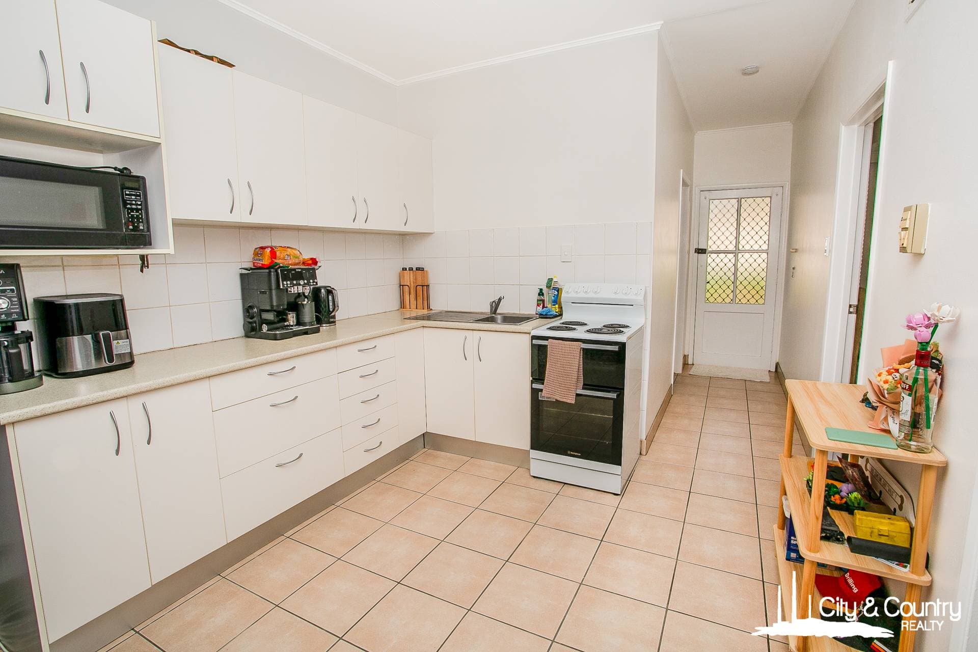 Unit 1-4, 106-108 Webb St, Mount Isa, Mount Isa - Thumbnail 2