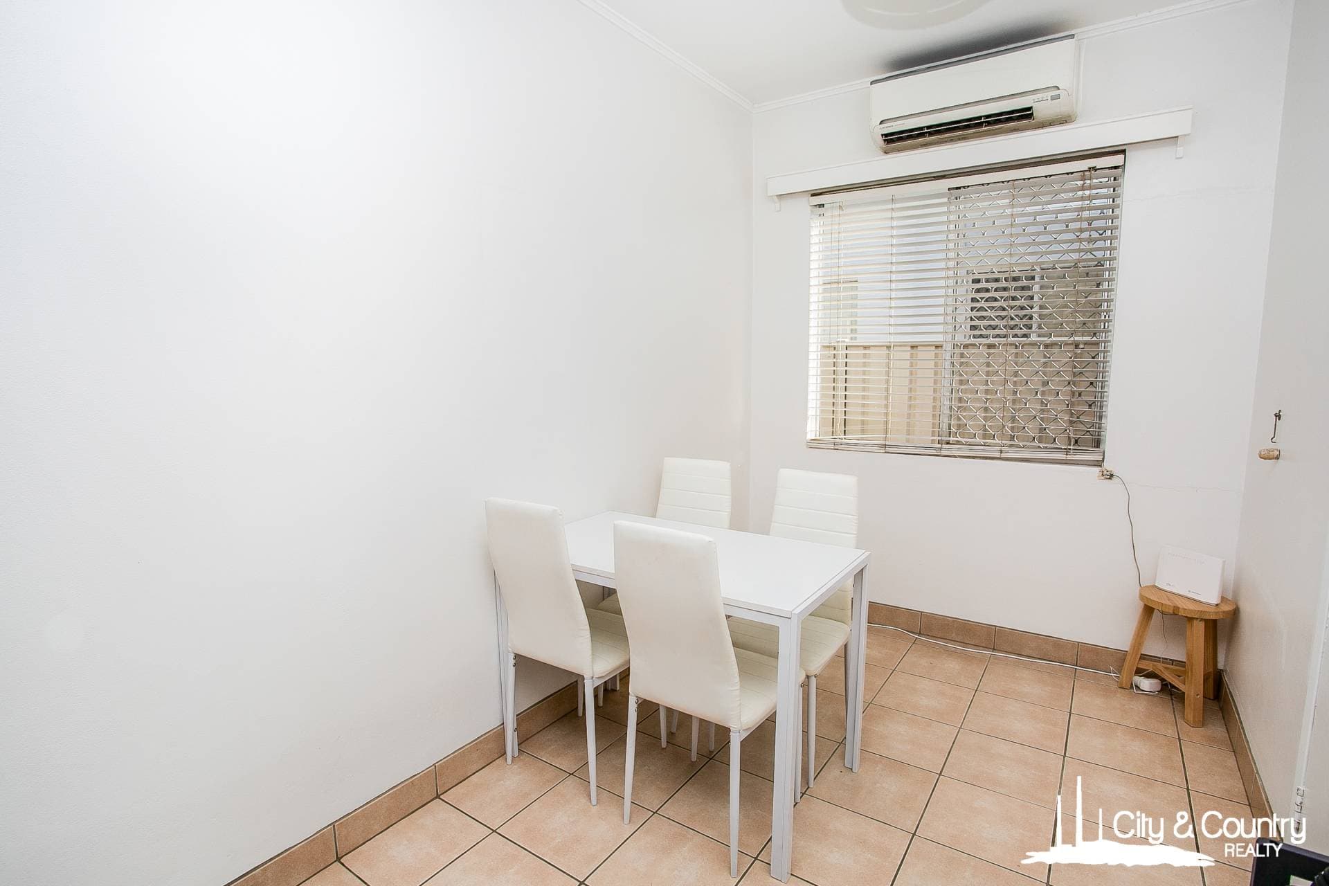 Unit 1-4, 106-108 Webb St, Mount Isa, Mount Isa - Thumbnail 3
