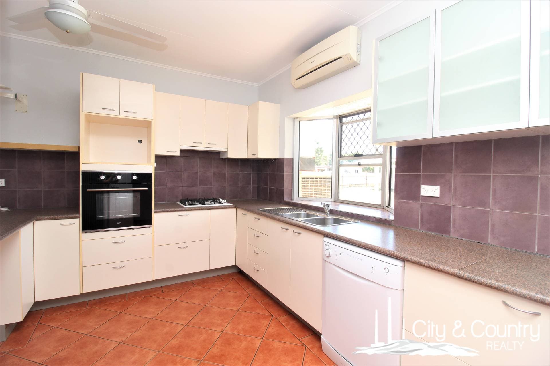 2 Alice Street, Mount Isa, Mount Isa - Thumbnail 2