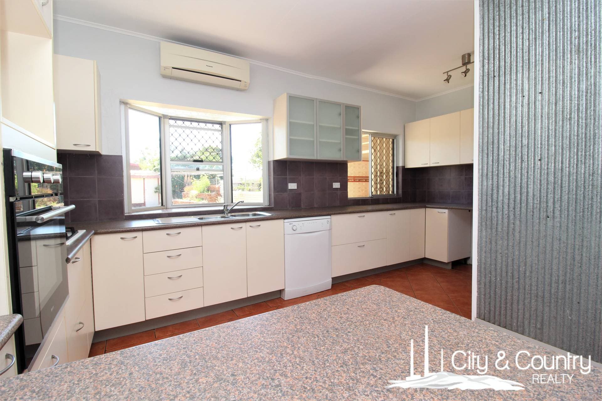 2 Alice Street, Mount Isa, Mount Isa - Thumbnail 3