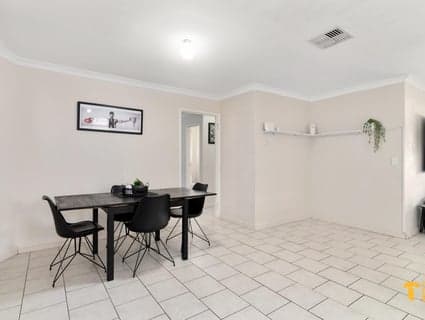 25 Kangaroo Entrance, Stratton - Thumbnail 5