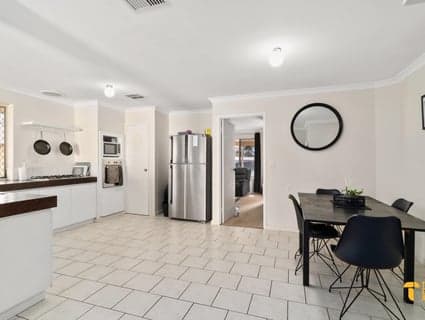 25 Kangaroo Entrance, Stratton - Thumbnail 6