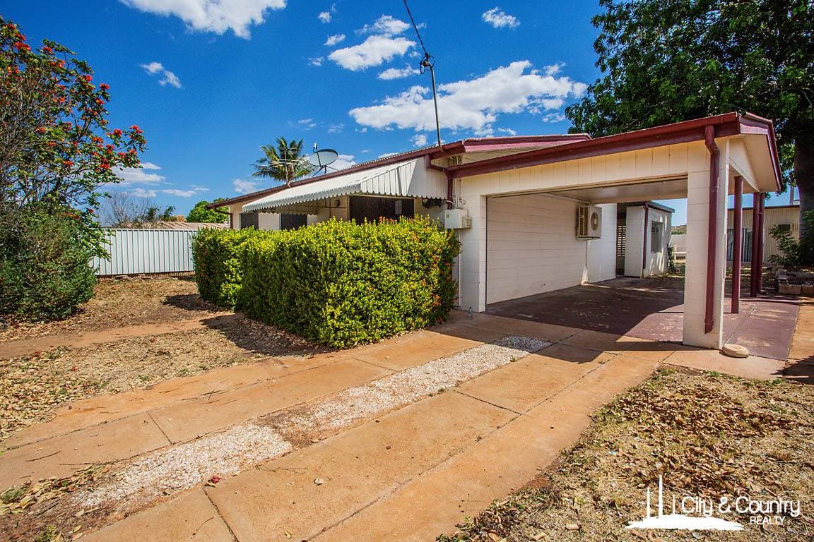 19 Noakes Avenue, Mount Isa, Mount Isa - Thumbnail 2