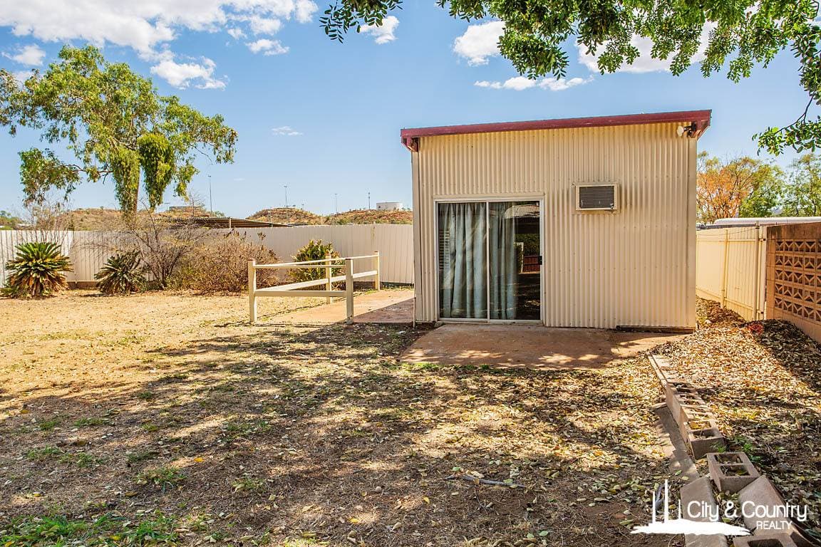 19 Noakes Avenue, Mount Isa, Mount Isa - Thumbnail 3