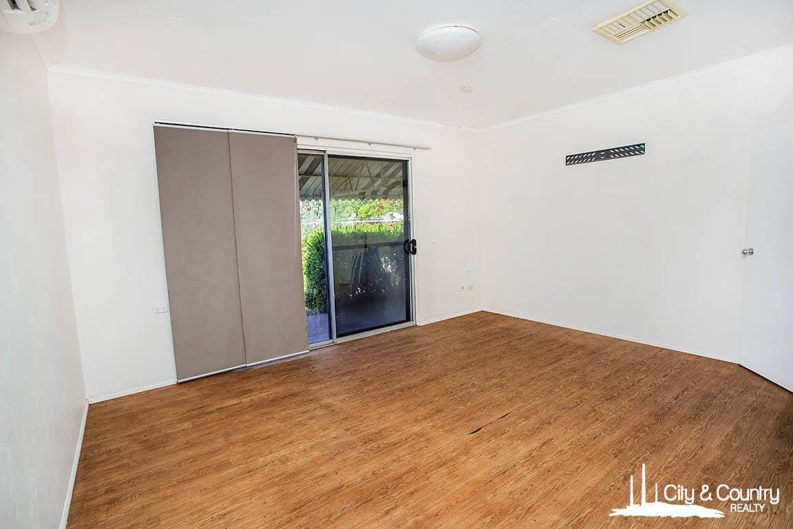 19 Noakes Avenue, Mount Isa, Mount Isa - Thumbnail 4