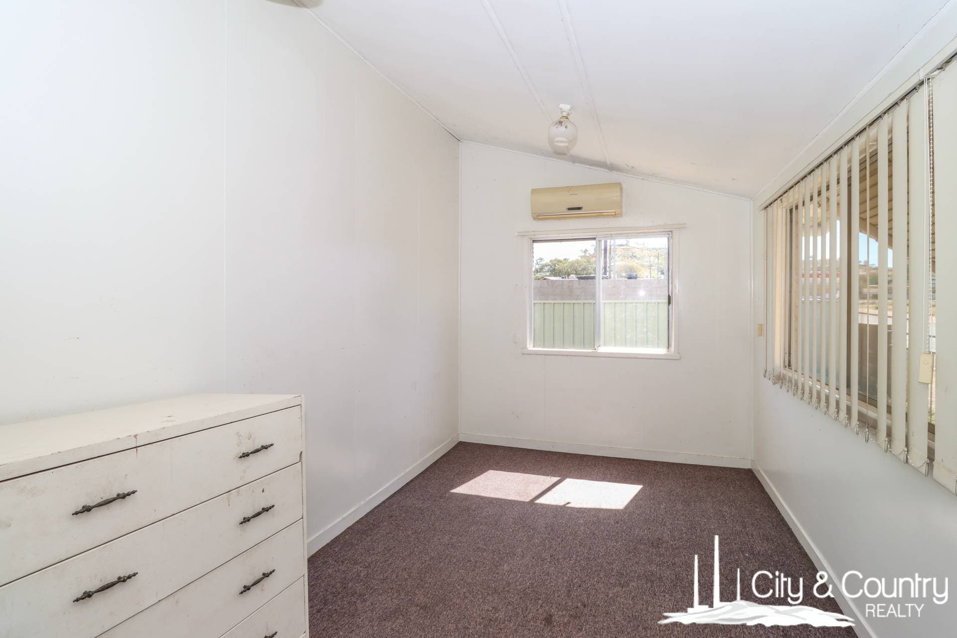 25 Corbould Street, Mount Isa, Mount Isa - Thumbnail 7