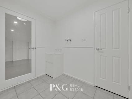 12 Loganberry Close, Cranbourne North - Thumbnail 8