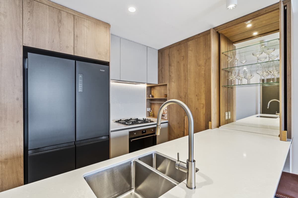 31006/9 Pidgeon Close, West End, West End - Thumbnail 2