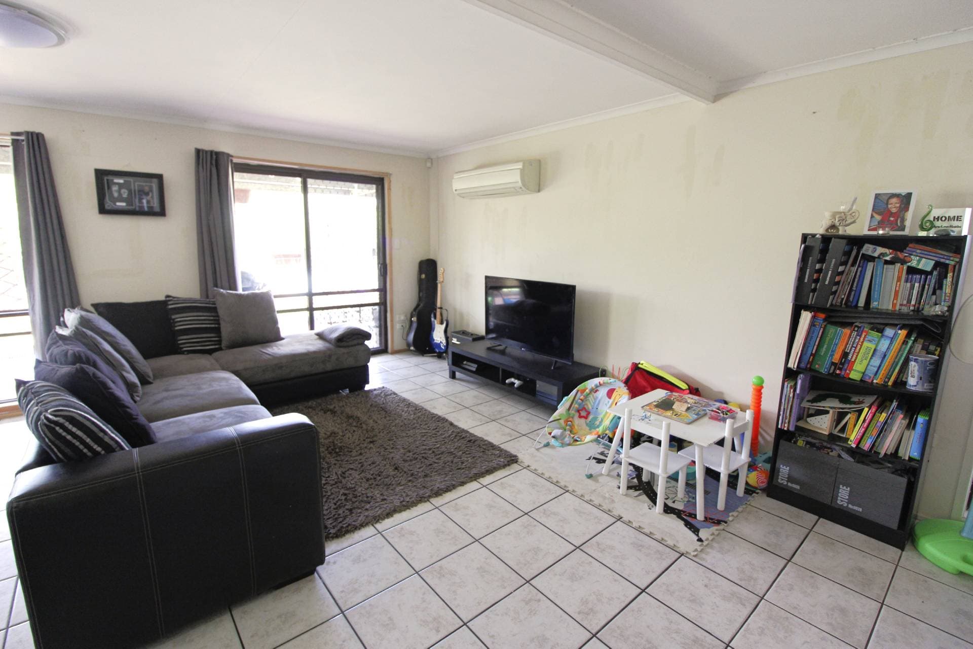 Unit 1, 2-4 Hercules Road, Mount Isa, Mount Isa - Thumbnail 2
