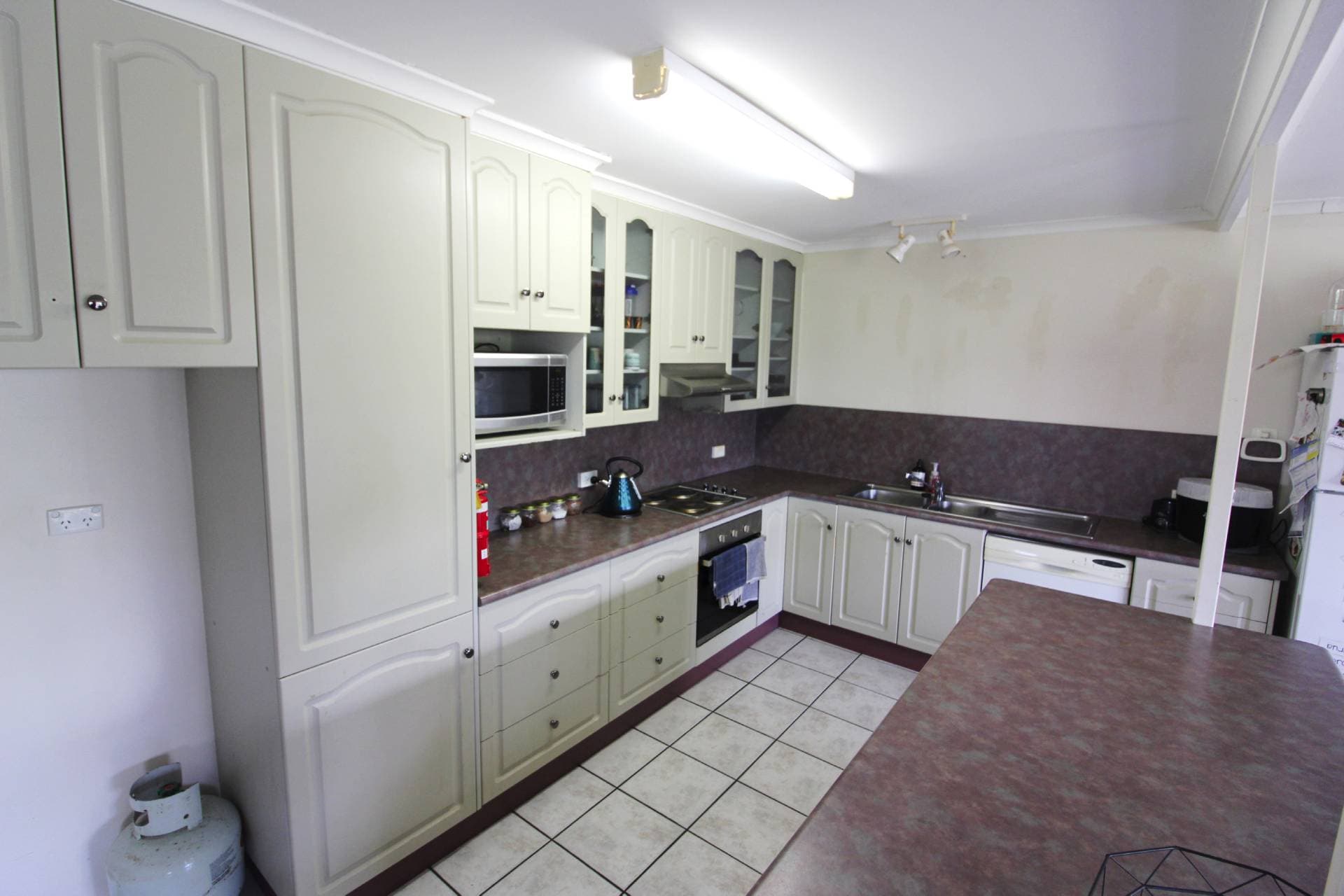 Unit 1, 2-4 Hercules Road, Mount Isa, Mount Isa - Thumbnail 3
