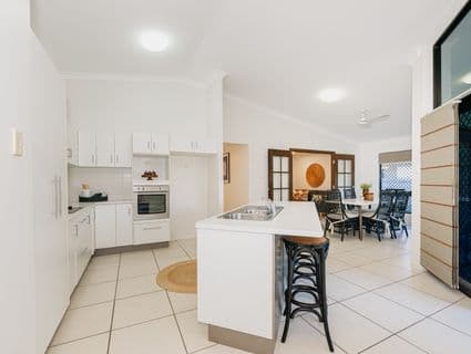 27 Ningaloo Crescent, Burdell - Thumbnail 6