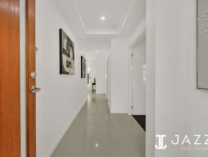 77 Sunnybank Drive, Point Cook - Thumbnail 3