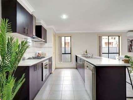39 Hindmarsh Drive, Manor Lakes - Thumbnail 6