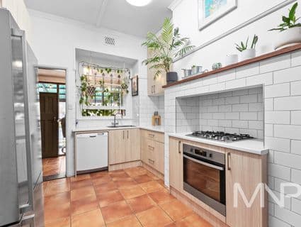 404, Kew East - Thumbnail 4