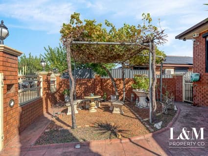 1/19 Nicholson Crescent, Meadow Heights - Thumbnail 2