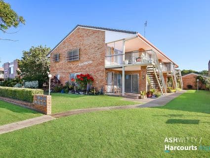 2/2 Banks Avenue, Tweed Heads - Image 1