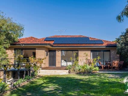 81 Samson Street, White Gum Valley - Image 1