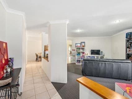 8 Leatherwood Rise, South Lake - Thumbnail 2