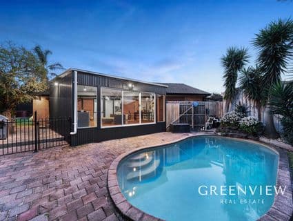 24 Broome Crescent, Cranbourne North - Thumbnail 2