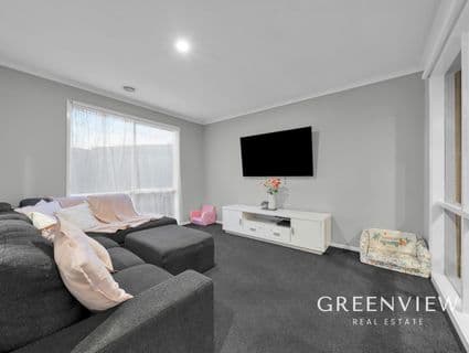 24 Broome Crescent, Cranbourne North - Thumbnail 3