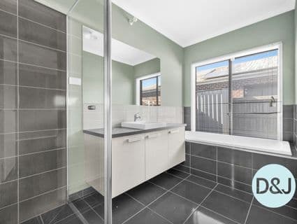 404, Lyndhurst - Thumbnail 8