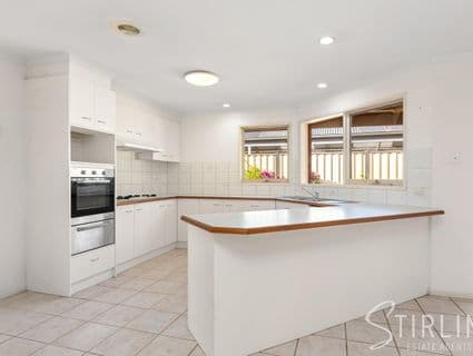 98 Lawless Drive, Cranbourne North - Thumbnail 4