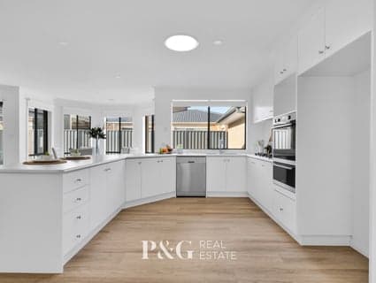 19 Cromford Crescent, Narre Warren South - Thumbnail 3