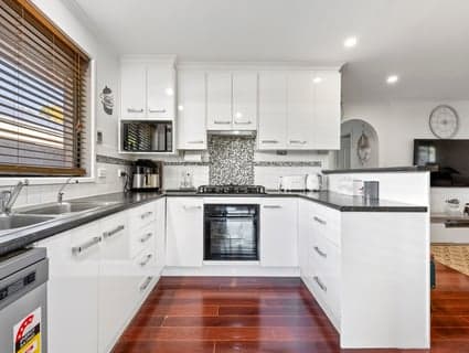 18 Taranaki Court, Greenwith - Thumbnail 7