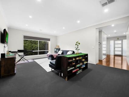 14 Goodenia Avenue, Manor Lakes - Thumbnail 5