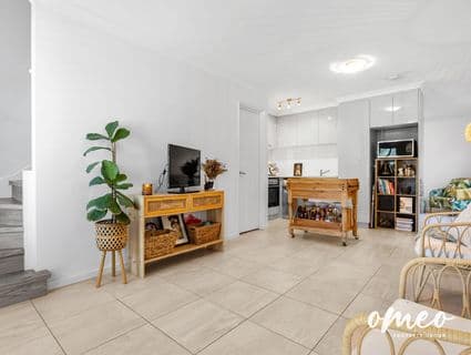 2/24 Southwell Crescent, Hamilton Hill - Image 1