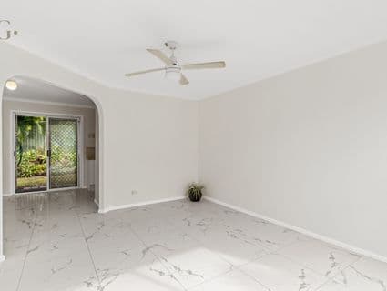 27/42 Murev Way, Carrara - Thumbnail 2